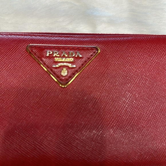 Prada red zippy wallet (perfect for the Christmas) - Picture 3 of 17